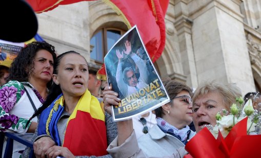 Протестите в подкрепа на Калин Джорджеску не стихват