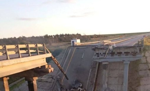 Мост, свързващ окупирания Донецк с Мариупол, се срути след украинска атака