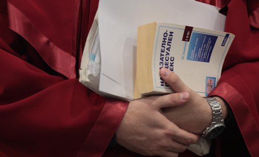 Повдигат обвинение на ръководителя на ВиК дружество - Несебър, открили 30 000 евро в дома му 