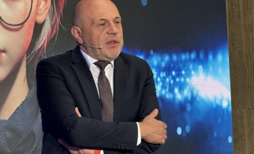 Томислав Дончев за еврото: Никой не купува скъпо, когато в съседния магазин има по-евтино