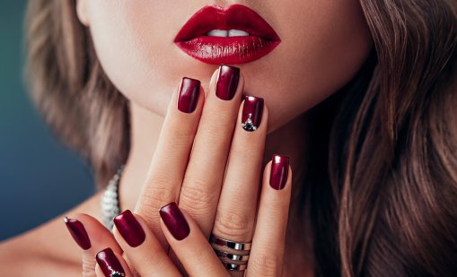 90-те се завръщат и при маникюрите – класическо червено, френски върхове и други