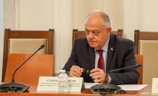Атанасов: Управляващите узурпират репресивната власт на държавата