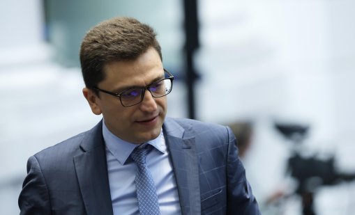 Венко Сабрутев: Логичното продължение е Гюров да стане президент