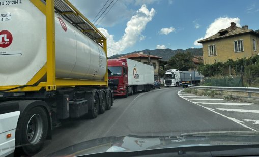 Протест в Кресна, заплашват да затворят пътя за Гърция