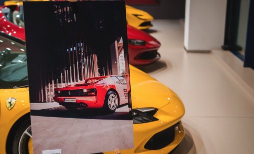 Auto Italia откри благотворителна фотоизложба Deus Ex Machina с емблематични модели Ferrari и Maserati