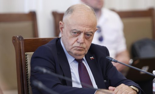ДСБ иска обяснение от Радев: Защо сме защитили руския олигарх Искандер Махмудов?