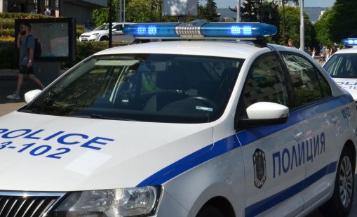 Момиченце и шест жени са пострадали при катастрофа