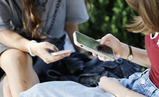 Социалните медии вредят на децата: И в Германия обмислят забрана