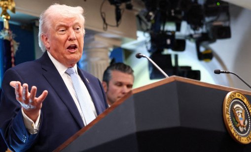 Тръмп предупреди Иран да не въвежда такси за Ормузкия проток