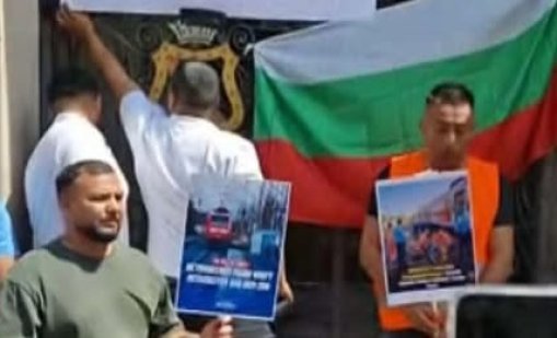 Българин в Германия се бори за живота си след падане от движещ се влак