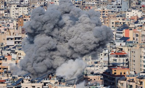 Любимият прокси на Иран под натиск: Заплаха ли е още Хизбула?