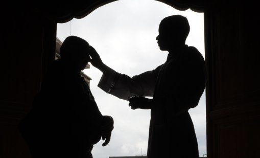 Нова тенденция или възход на християнството: Обръща ли се поколението Z към религията? 