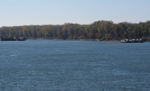 Влекач потъна на пристанище в Румъния, член на екипажа загина 