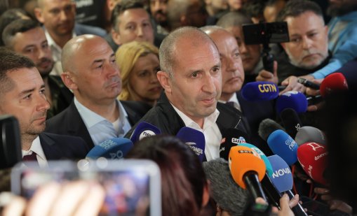 Социолог: ГЕРБ и ДПС загубиха контрол, Радев ги отнесе