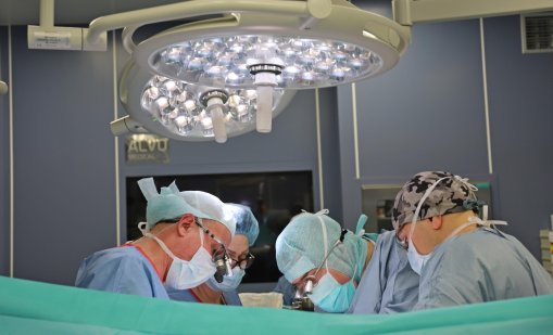 ВМА с над 300 роботизирани операции за 212 работни дни 