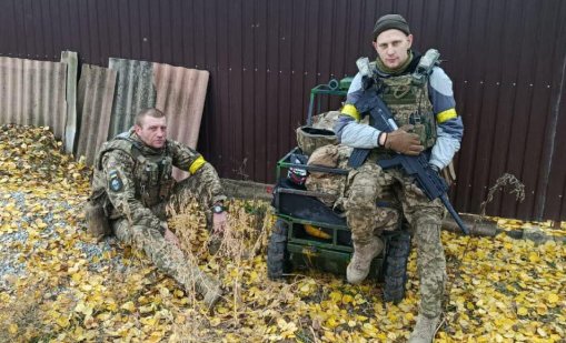 Как руски войници се предадоха на невъоръжен и ранен украински пленник? 