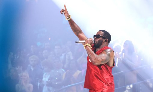 Разследват ново обвинение за сексуално посегателство срещу Пи Диди