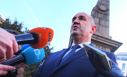 Румен Радев се регистрира в ЦИК с коалиция "Прогресивна България" 