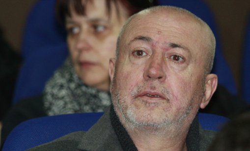 След Пеевски и Коцев: Максим Генчев проси пари за "Карадажата" и от Мирчев 