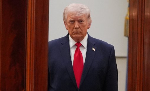 Белият дом опроверга слуховете, че Тръмп е в болница