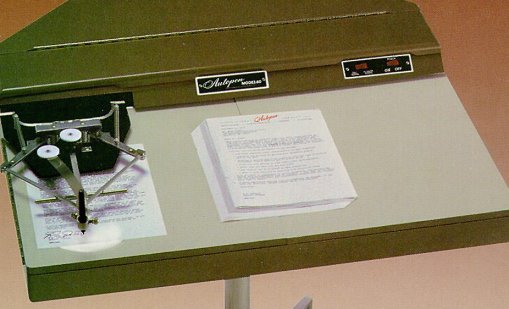 Тръмп отмени всички укази, подписани от Байдън с автописалка