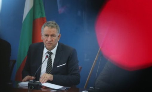 Стойчо Кацаров: Практически невъзможно е да се внесат лекари