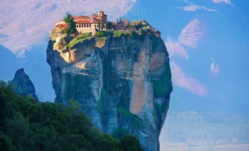 Жена загина след падане от скала в Метеора