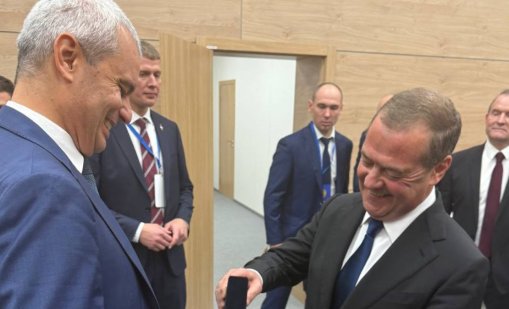 Костадинов се срещна с Медведев: Русия оставя вратата към България отворена СНИМКИ