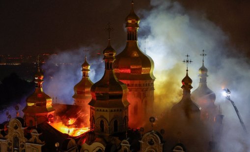 Чудо спасило Киево-Печерската лавра да не изгори след руския удар ВИДЕО