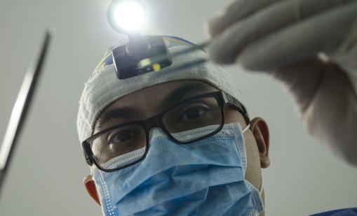 Мъжете си правят все повече пластични операции 