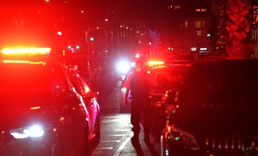 Десет загинали след стрелба на плаж в Сидни