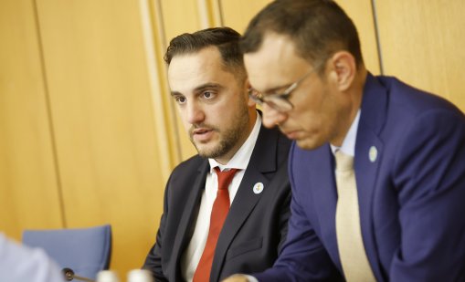 СОС  прие: Общината придобива скулптурните фигури от Паметника на Съветската армия
