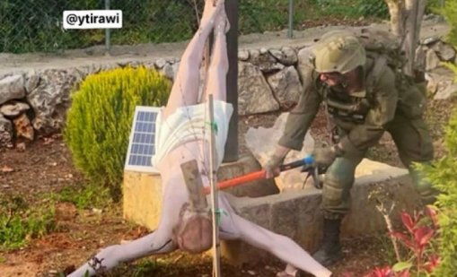 Израелски войник разби с чук статуя на Исус в Южен Ливан