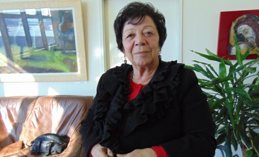 Почина писателката и издателка Божана Апостолова