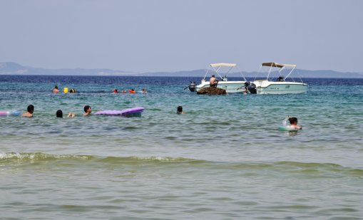 Слънчево и горещо остава времето в сряда
