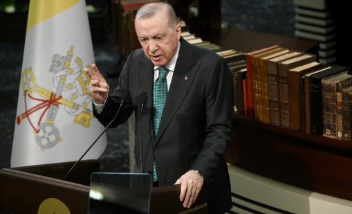 Ердоган отрече твърдения, че САЩ са предложили на Мадуро изгнание в Турция