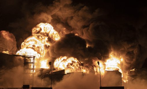 Пожар избухна в нефтохранилище в Тамбовска област в Русия