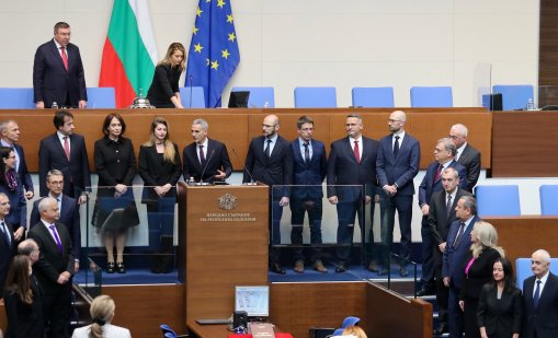 Кабинетът "Гюров" с първо заседание днес