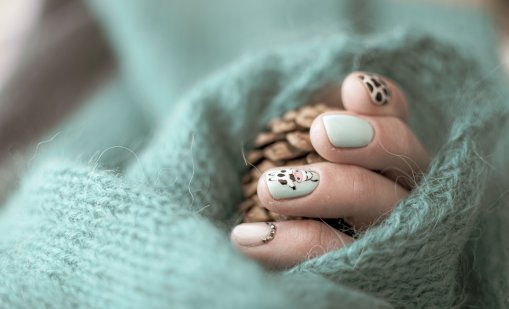 Маникюр в мента и мока &ndash; най-популярната тенденция за зимата