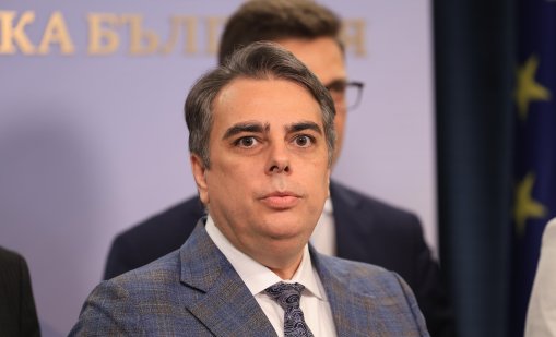 Асен Василев: Правилна и бърза реакция на Иван Демерджиев