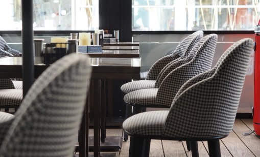 Ресторантьорите се жалват, че изнемогват, Бонев им заяви: Цените ви са като в Париж!