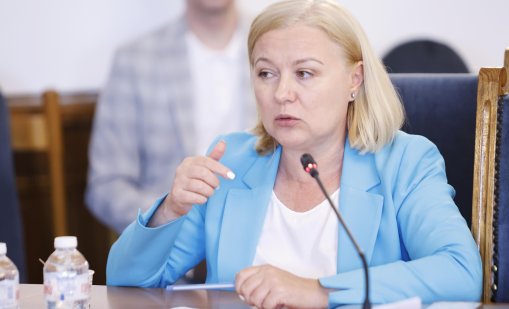 Йорданова: Силите на ГЕРБ отслабват, Борисов помага на щурма на Пеевски