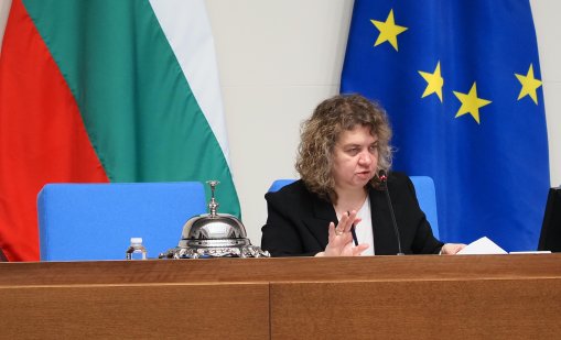 Наталия Киселова свиква извънредно заседание на парламента във вторник