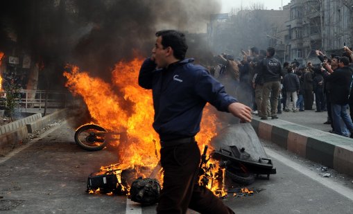 Броят на убитите при протестите в Иран е надхвърлил 2500 