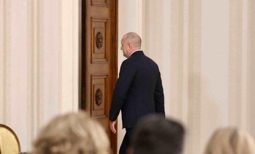 Радев излиза от президентството завинаги НА ЖИВО