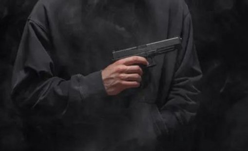 Дете на две години застреля майка си с пистолета на баща си