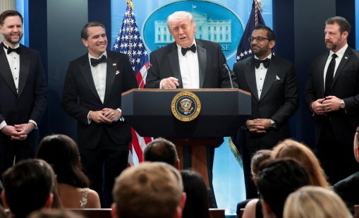 Хаос на вечеря във Вашингтон: Евакуираха Тръмп и Мелания, агент на Сикрет сървис е ранен