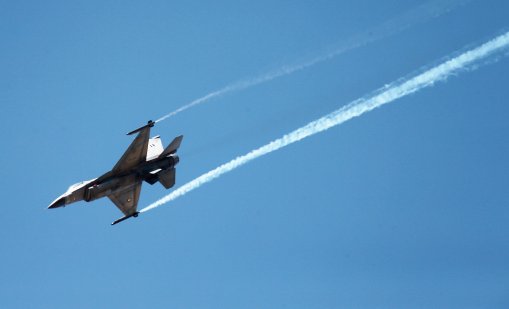 Изтребител F-16 се разби край американска военновъздушна база в Германия