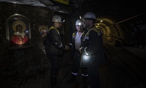 От готвачка до снайперистка: Украинските жени се борят за равенство в армията