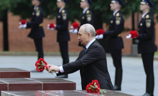 Путин: Русия е недоволна от западните "правила", които прикриват неоколониални амбиции